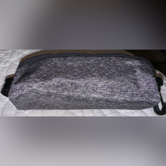 🩷NWOT VS PINK COSMETIC POUCH🩷 - Picture 2 of 8